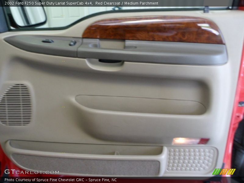 Red Clearcoat / Medium Parchment 2002 Ford F250 Super Duty Lariat SuperCab 4x4