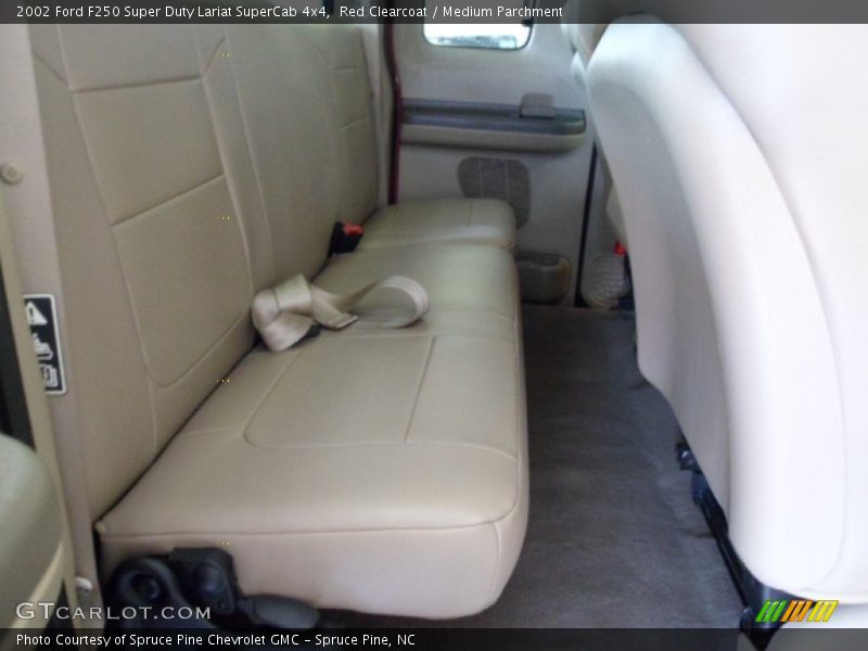 Red Clearcoat / Medium Parchment 2002 Ford F250 Super Duty Lariat SuperCab 4x4