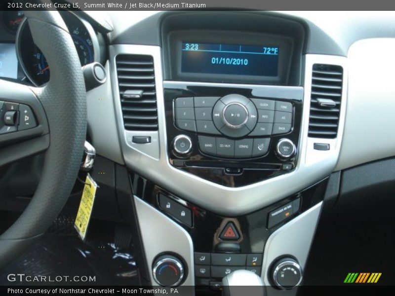 Summit White / Jet Black/Medium Titanium 2012 Chevrolet Cruze LS