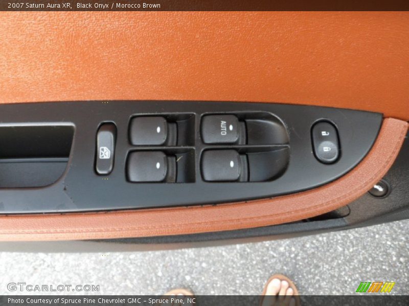 Black Onyx / Morocco Brown 2007 Saturn Aura XR