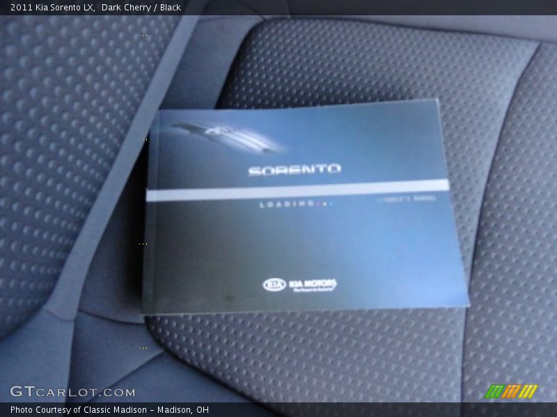 Dark Cherry / Black 2011 Kia Sorento LX