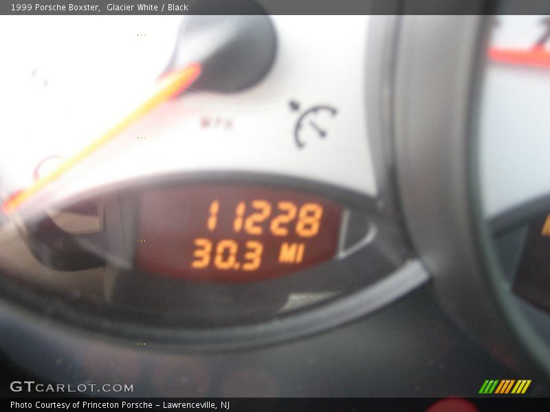 Glacier White / Black 1999 Porsche Boxster