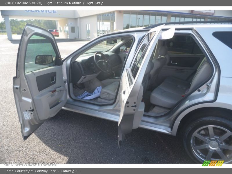 Light Platinum Metallic / Light Gray 2004 Cadillac SRX V8