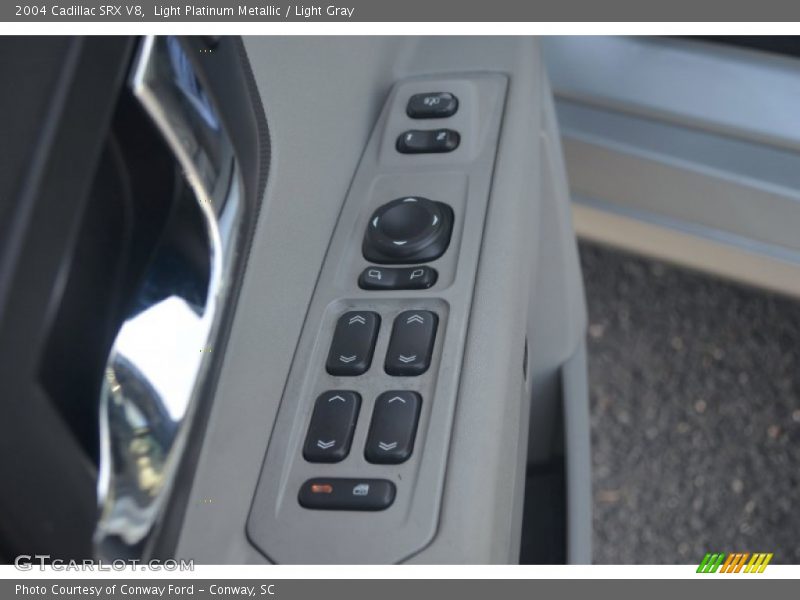 Light Platinum Metallic / Light Gray 2004 Cadillac SRX V8