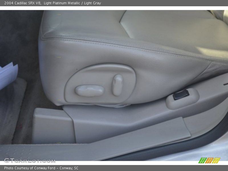 Light Platinum Metallic / Light Gray 2004 Cadillac SRX V8
