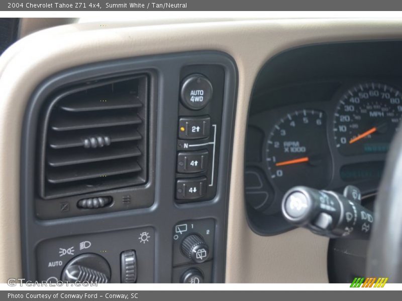 Summit White / Tan/Neutral 2004 Chevrolet Tahoe Z71 4x4