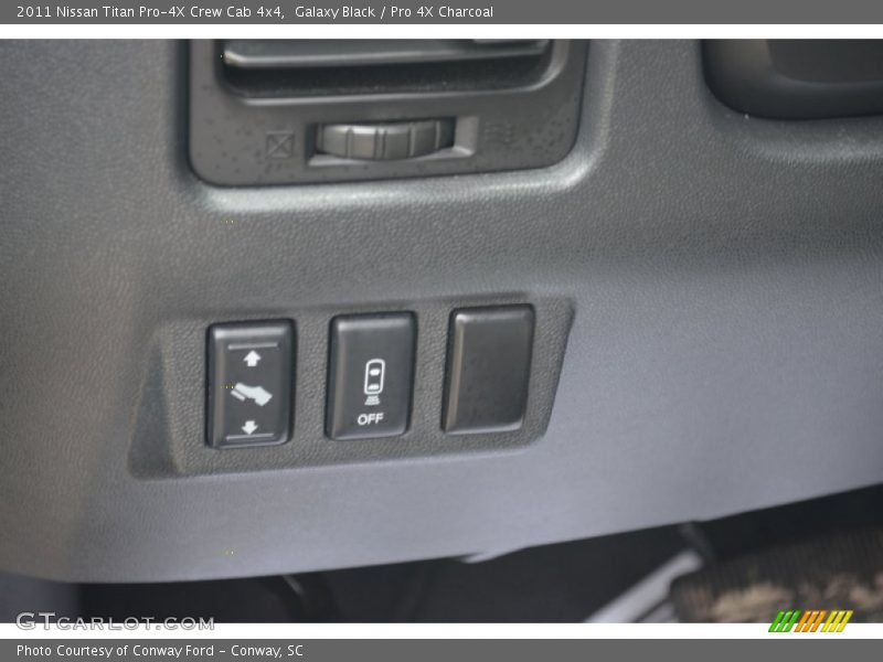 Galaxy Black / Pro 4X Charcoal 2011 Nissan Titan Pro-4X Crew Cab 4x4