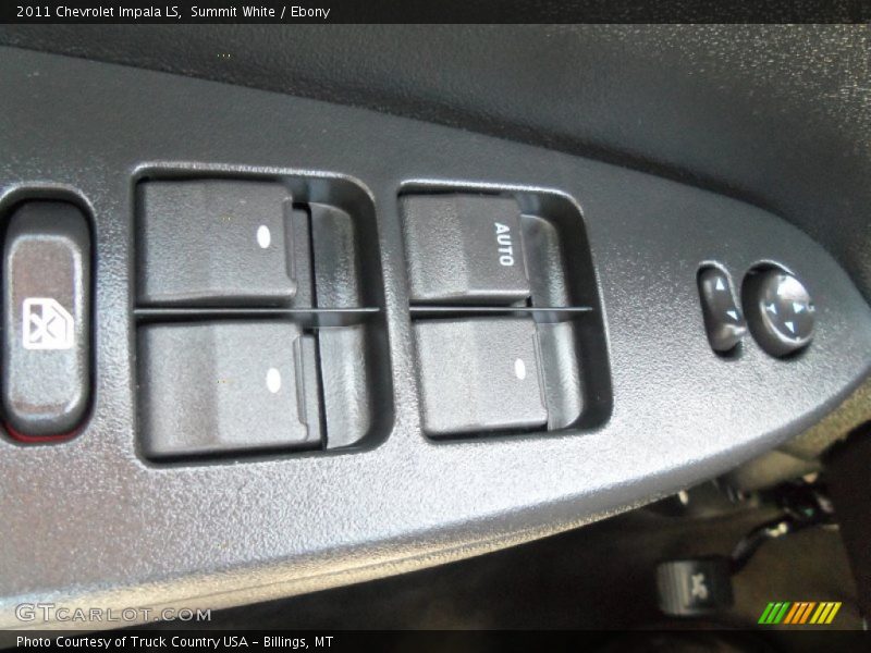 Summit White / Ebony 2011 Chevrolet Impala LS