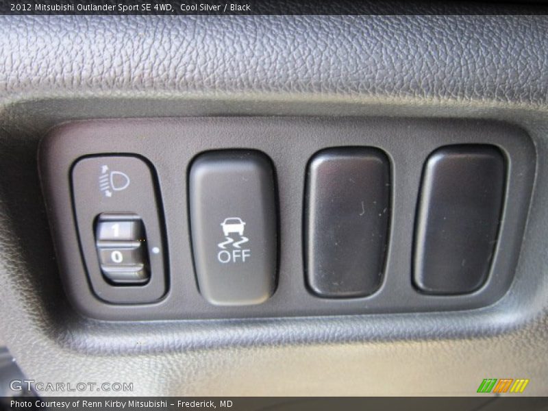 Cool Silver / Black 2012 Mitsubishi Outlander Sport SE 4WD