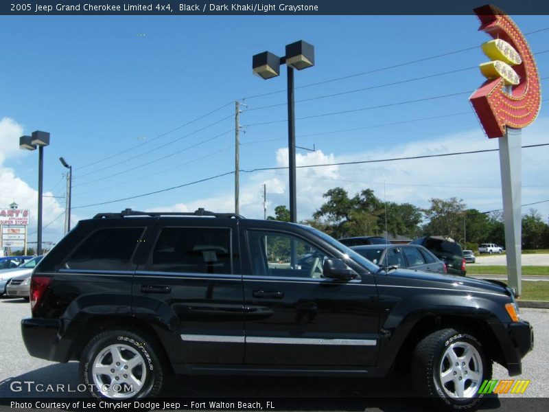 Black / Dark Khaki/Light Graystone 2005 Jeep Grand Cherokee Limited 4x4