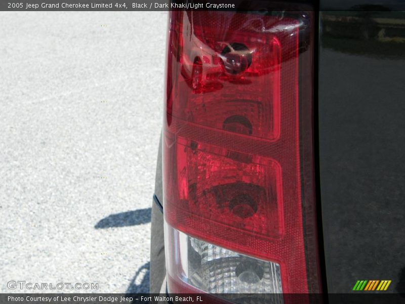 Black / Dark Khaki/Light Graystone 2005 Jeep Grand Cherokee Limited 4x4