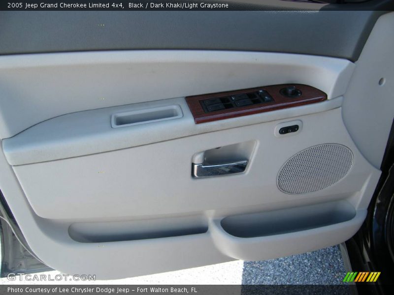 Black / Dark Khaki/Light Graystone 2005 Jeep Grand Cherokee Limited 4x4