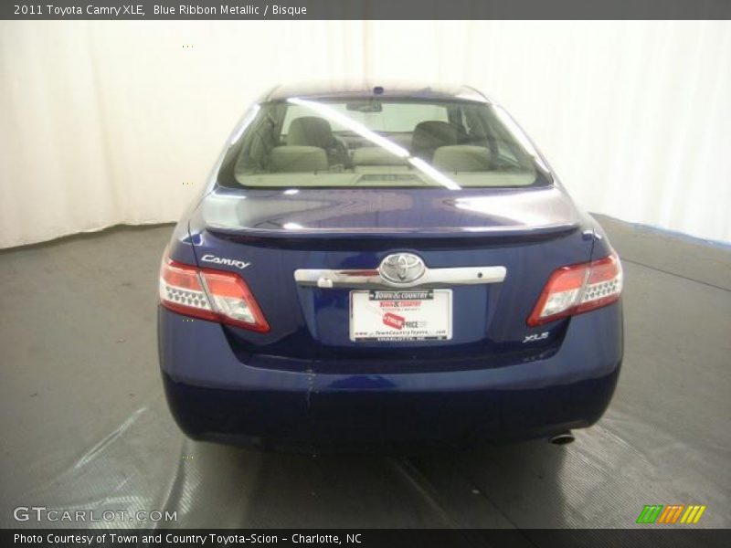 Blue Ribbon Metallic / Bisque 2011 Toyota Camry XLE