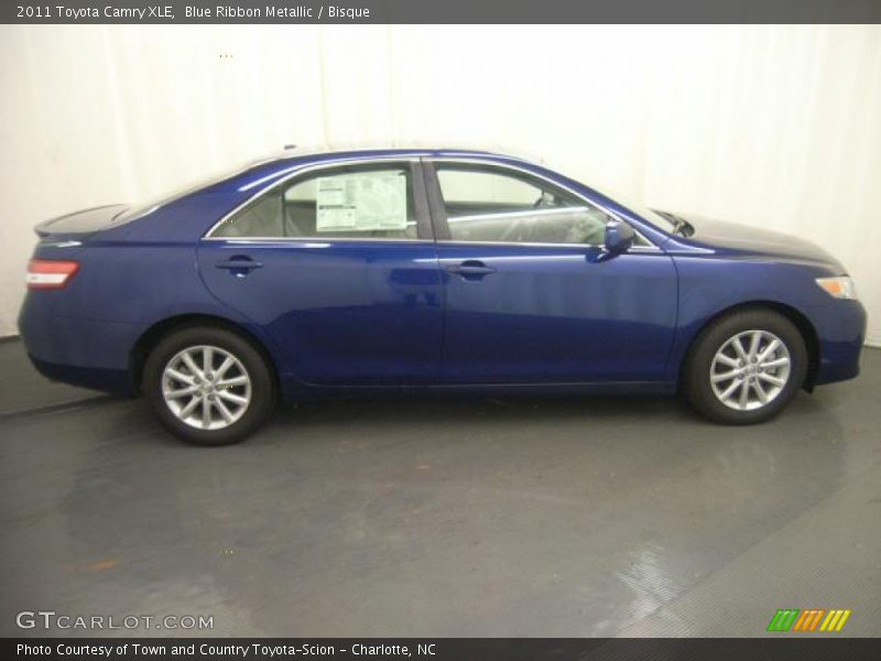 Blue Ribbon Metallic / Bisque 2011 Toyota Camry XLE