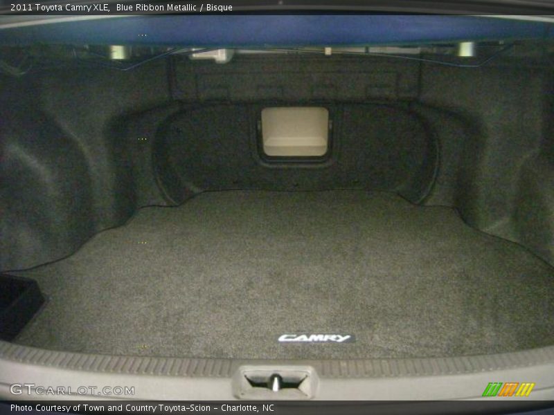 Blue Ribbon Metallic / Bisque 2011 Toyota Camry XLE