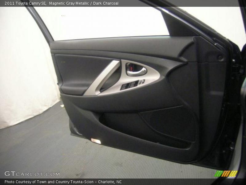 Magnetic Gray Metallic / Dark Charcoal 2011 Toyota Camry SE