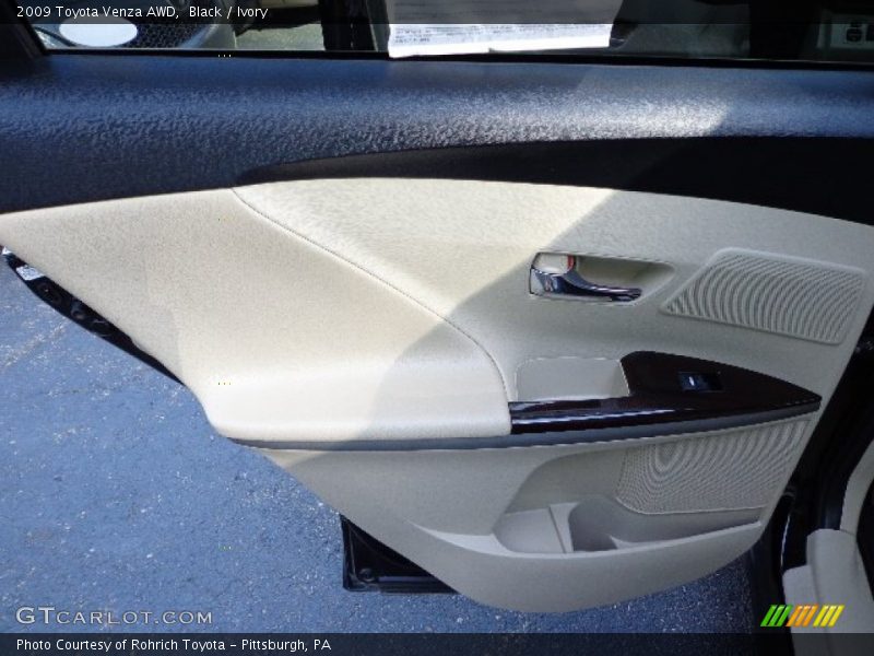 Black / Ivory 2009 Toyota Venza AWD