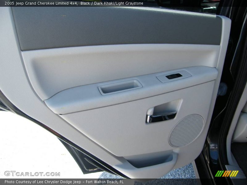 Black / Dark Khaki/Light Graystone 2005 Jeep Grand Cherokee Limited 4x4