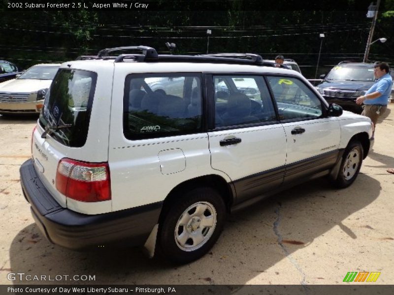 Aspen White / Gray 2002 Subaru Forester 2.5 L