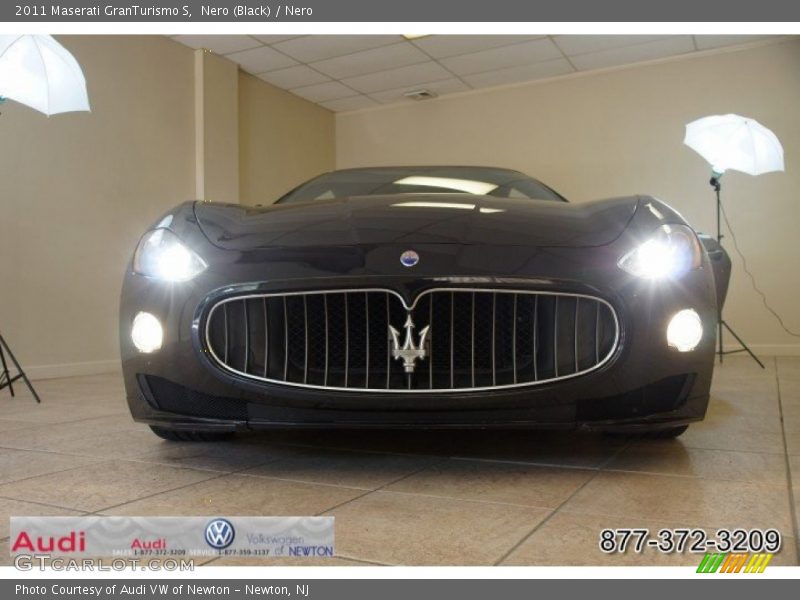 Nero (Black) / Nero 2011 Maserati GranTurismo S