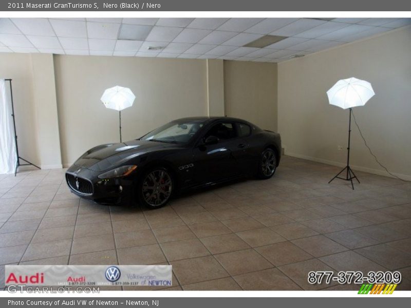 Nero (Black) / Nero 2011 Maserati GranTurismo S