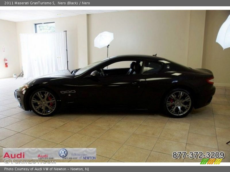 Nero (Black) / Nero 2011 Maserati GranTurismo S