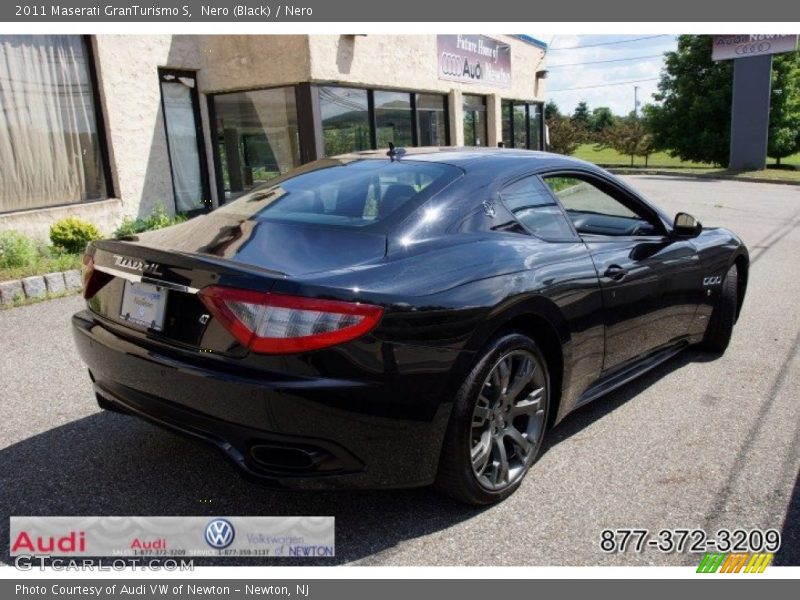 Nero (Black) / Nero 2011 Maserati GranTurismo S