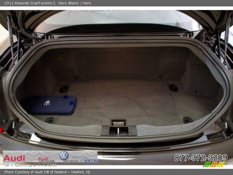 Nero (Black) / Nero 2011 Maserati GranTurismo S