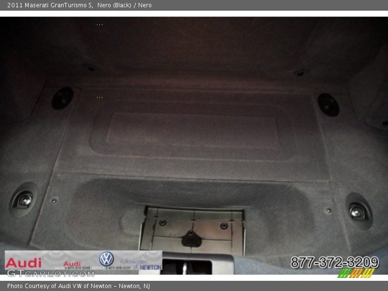 Nero (Black) / Nero 2011 Maserati GranTurismo S