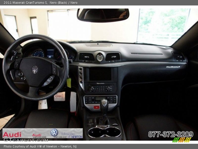 Nero (Black) / Nero 2011 Maserati GranTurismo S