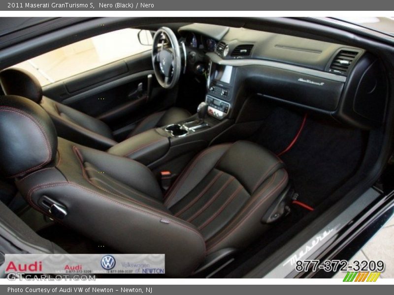 Nero (Black) / Nero 2011 Maserati GranTurismo S