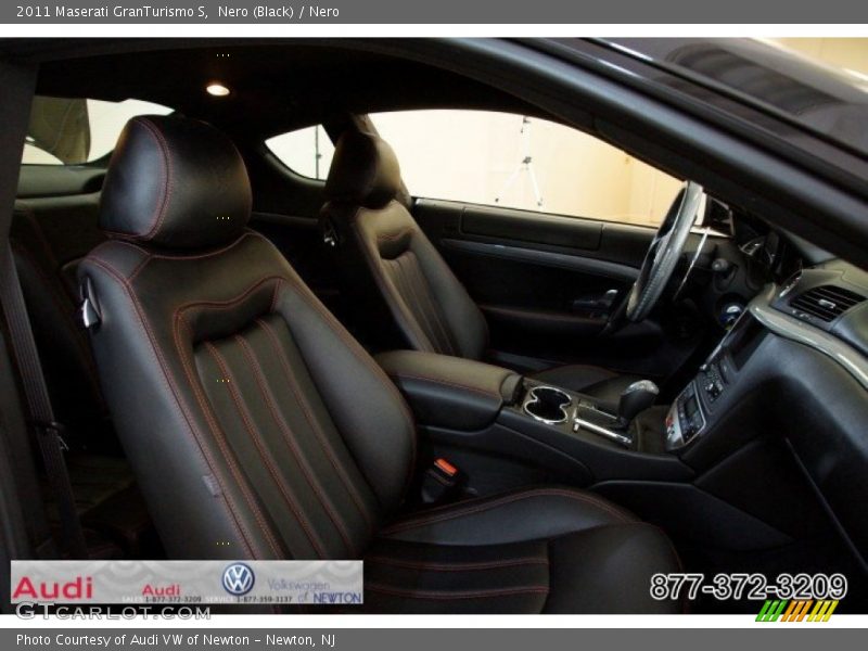 Nero (Black) / Nero 2011 Maserati GranTurismo S