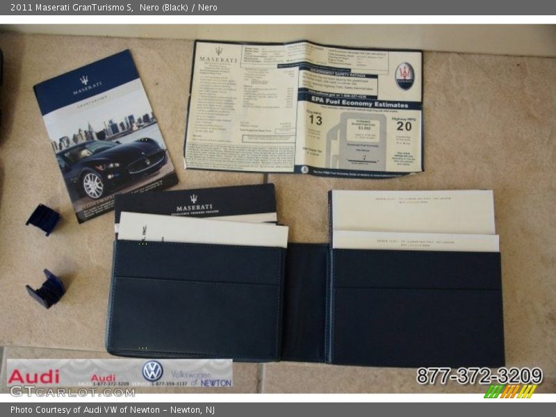 Nero (Black) / Nero 2011 Maserati GranTurismo S