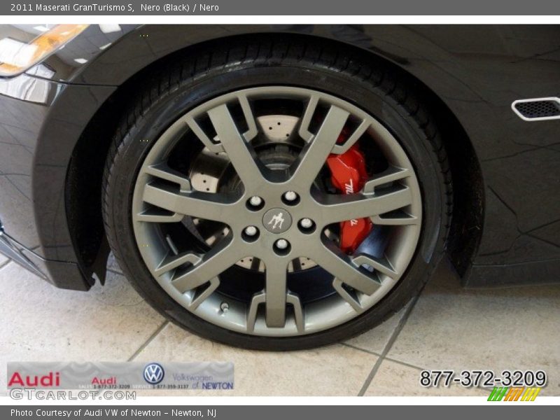Nero (Black) / Nero 2011 Maserati GranTurismo S