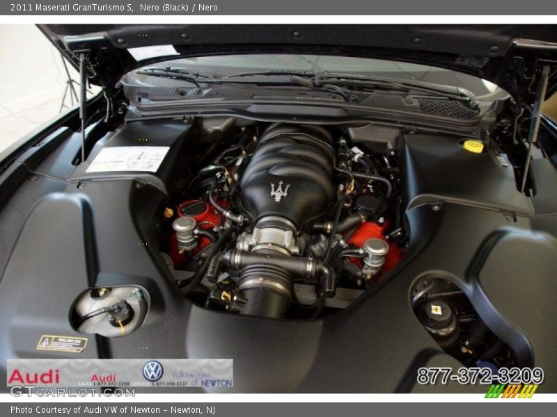 Nero (Black) / Nero 2011 Maserati GranTurismo S