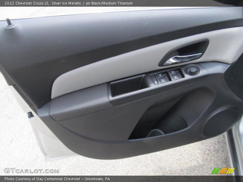 Silver Ice Metallic / Jet Black/Medium Titanium 2012 Chevrolet Cruze LS