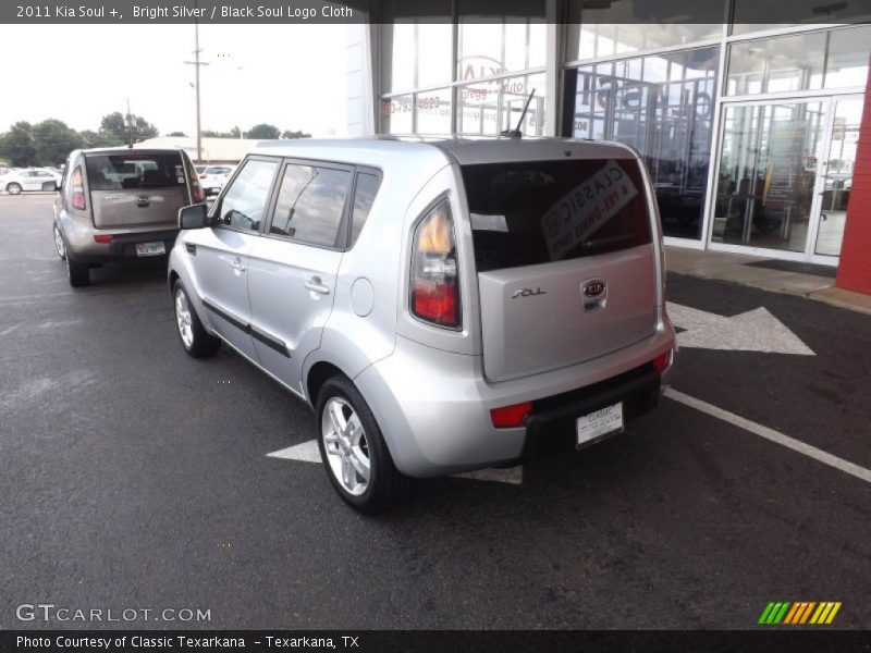 Bright Silver / Black Soul Logo Cloth 2011 Kia Soul +