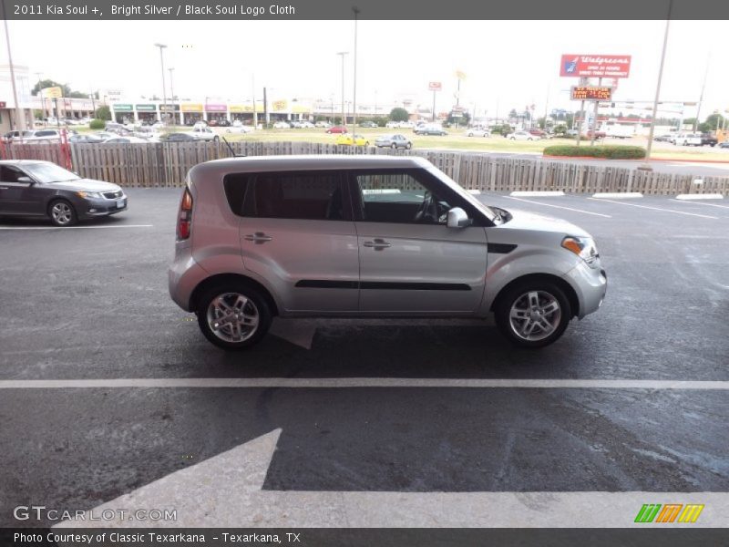 Bright Silver / Black Soul Logo Cloth 2011 Kia Soul +