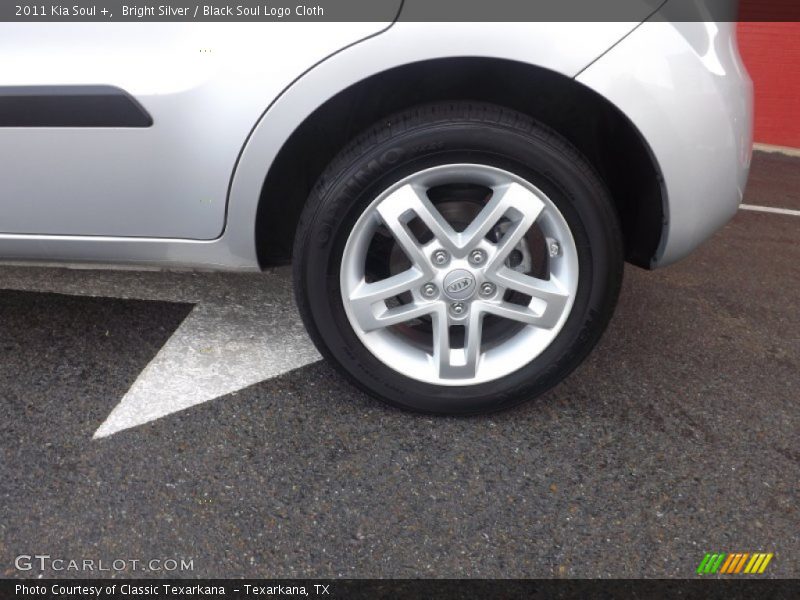 Bright Silver / Black Soul Logo Cloth 2011 Kia Soul +