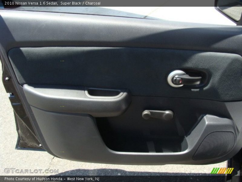 Super Black / Charcoal 2010 Nissan Versa 1.6 Sedan