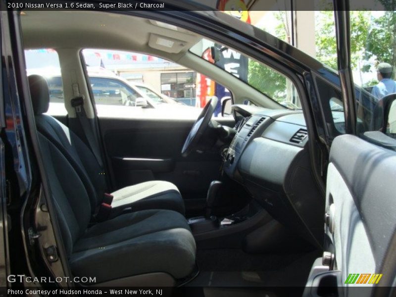 Super Black / Charcoal 2010 Nissan Versa 1.6 Sedan