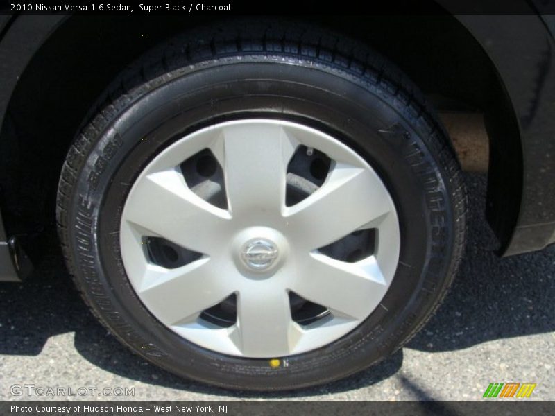 Super Black / Charcoal 2010 Nissan Versa 1.6 Sedan