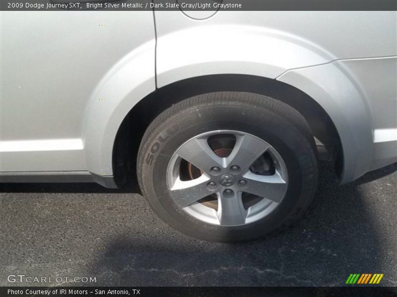 Bright Silver Metallic / Dark Slate Gray/Light Graystone 2009 Dodge Journey SXT