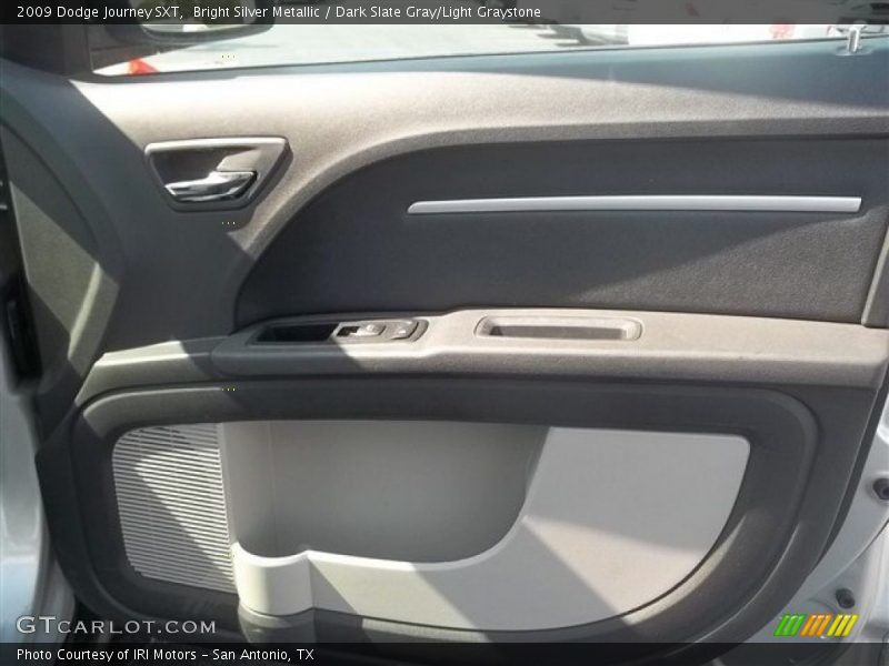 Bright Silver Metallic / Dark Slate Gray/Light Graystone 2009 Dodge Journey SXT