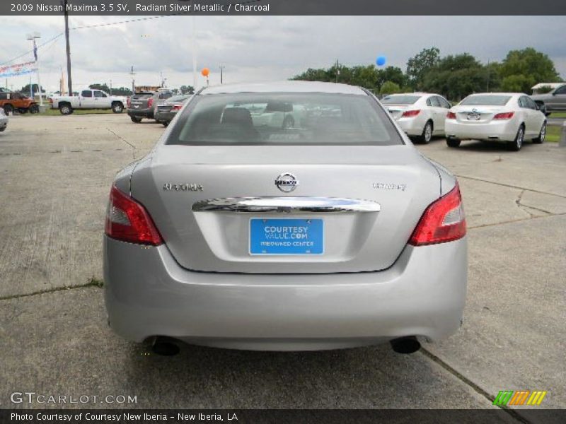 Radiant Silver Metallic / Charcoal 2009 Nissan Maxima 3.5 SV