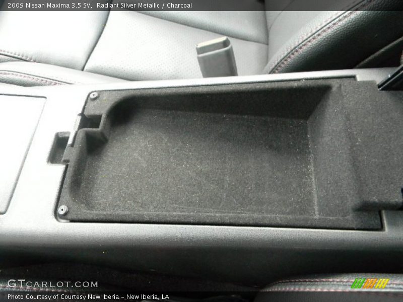 Radiant Silver Metallic / Charcoal 2009 Nissan Maxima 3.5 SV