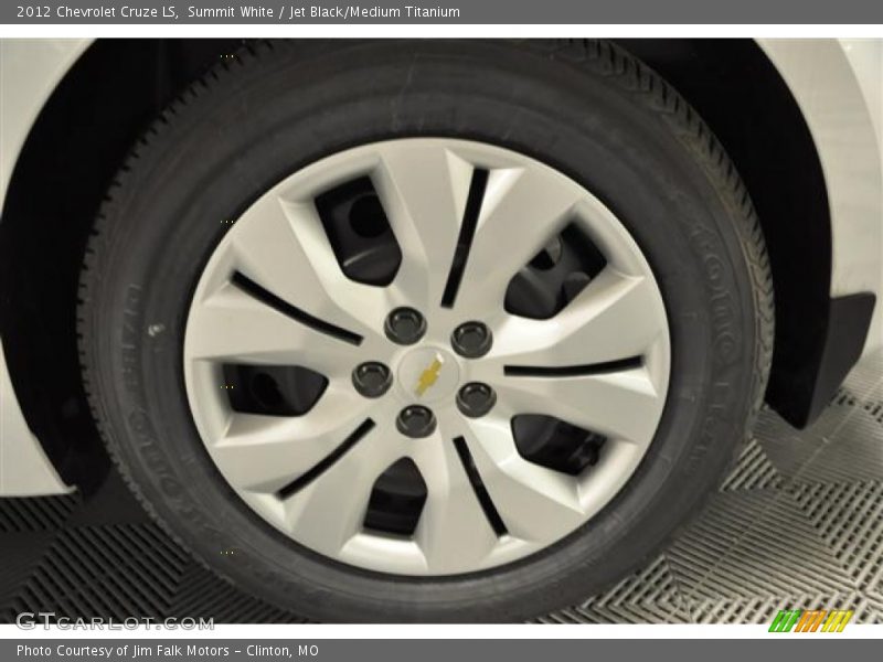 Summit White / Jet Black/Medium Titanium 2012 Chevrolet Cruze LS