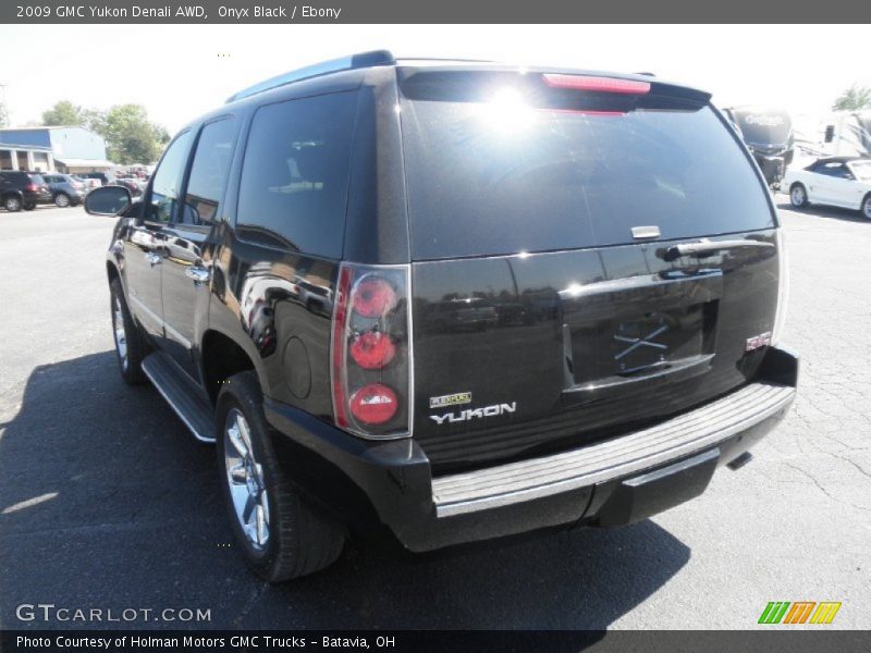 Onyx Black / Ebony 2009 GMC Yukon Denali AWD