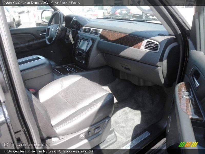 Onyx Black / Ebony 2009 GMC Yukon Denali AWD