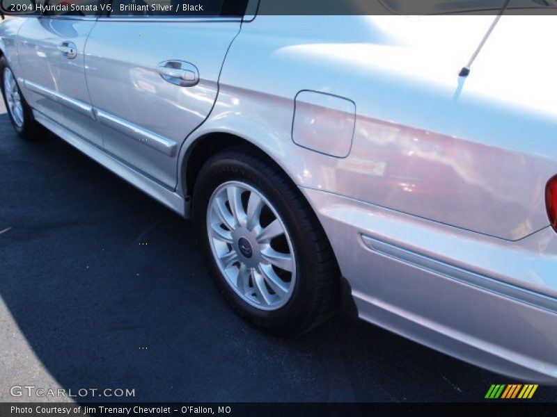 Brilliant Silver / Black 2004 Hyundai Sonata V6